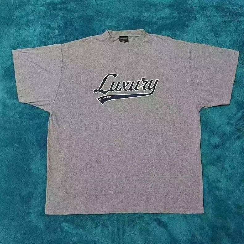 Balenciaga Balenciaga Round Neck Printed Short Sleeve T-Shirt in Grey Size US L / EU 52-54 / 3 - 1 Thumbnail