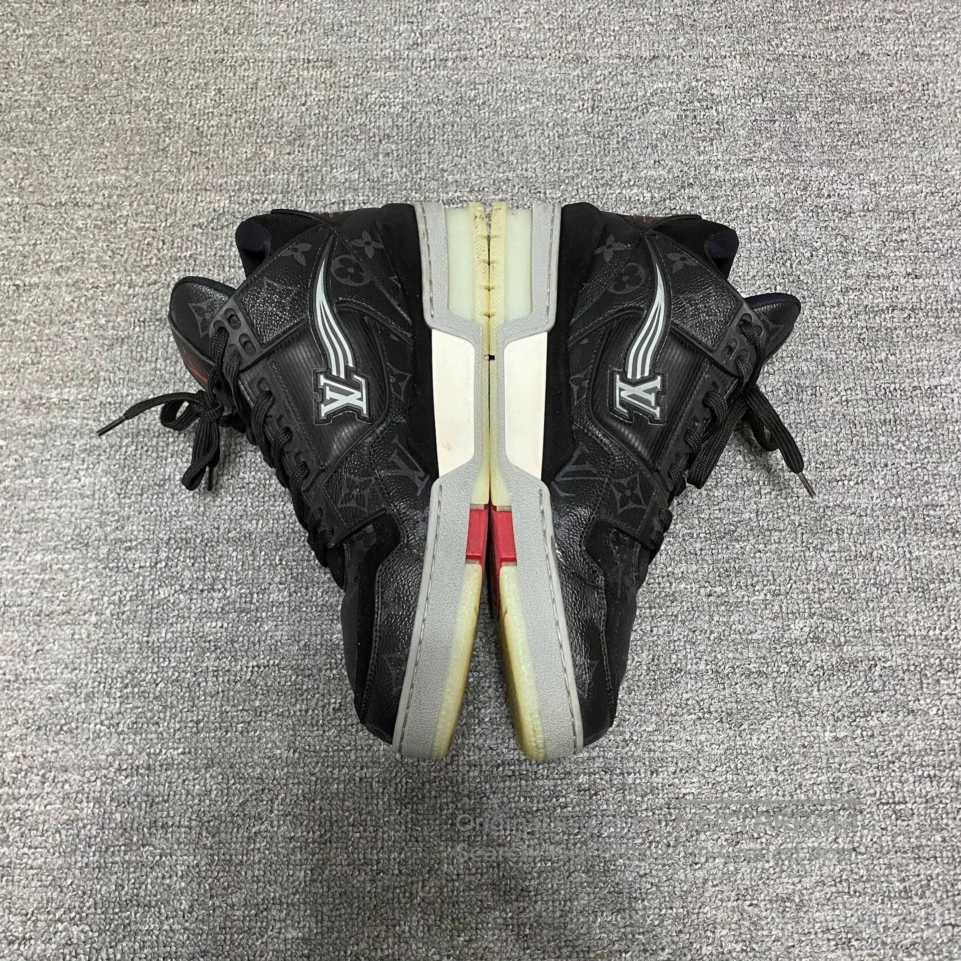 Louis Vuitton LOUIS VUITTON LV Trainer Black Sneakers. Size US 7.5 / EU 40-41 - 4 Thumbnail