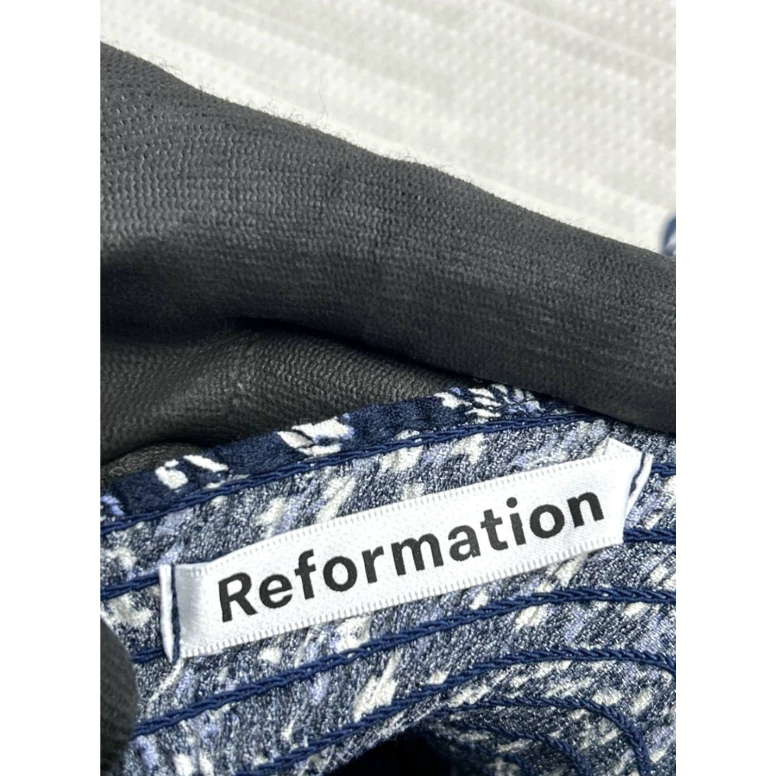 Reformation Reformation Dress Womens 6 Blue White Floral Bodycon New Dress Short Sleeves Square Neck Zip Casual Party/Cocktail Womens Size M / US 6-8 / IT 42-44 - 3 Thumbnail