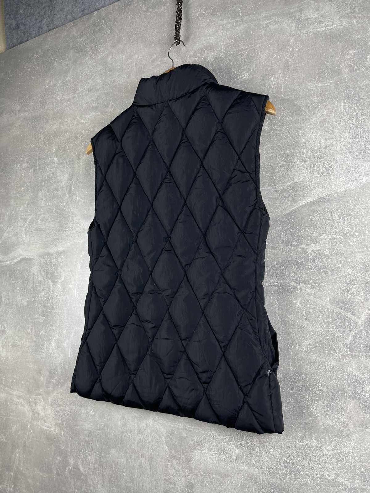 Moncler Moncler Vintage 00s Black Diamond Quilted Down Filling Vest Size XS / US 0-2 / IT 36-38 - 6 Thumbnail