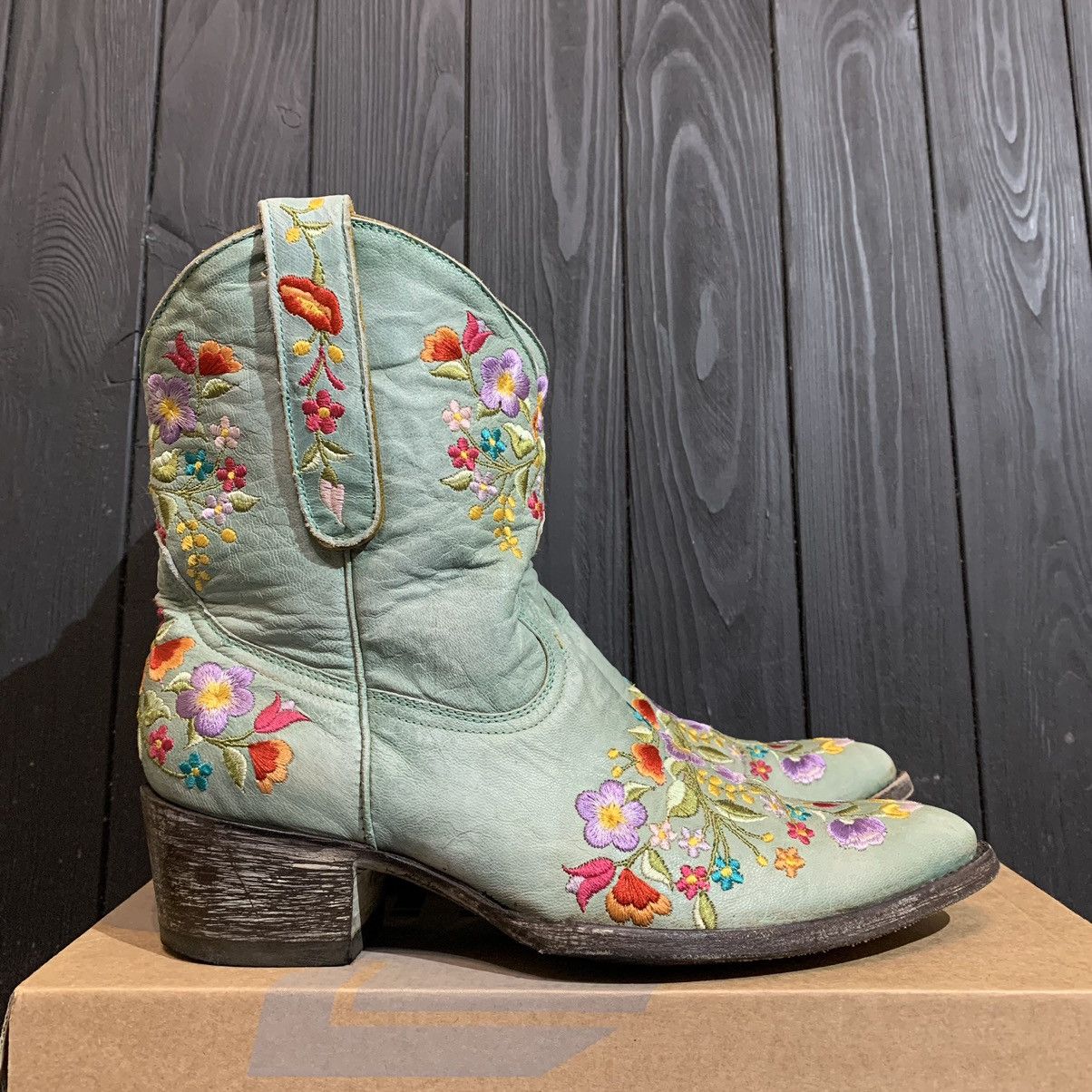 R soles cowboy boots online