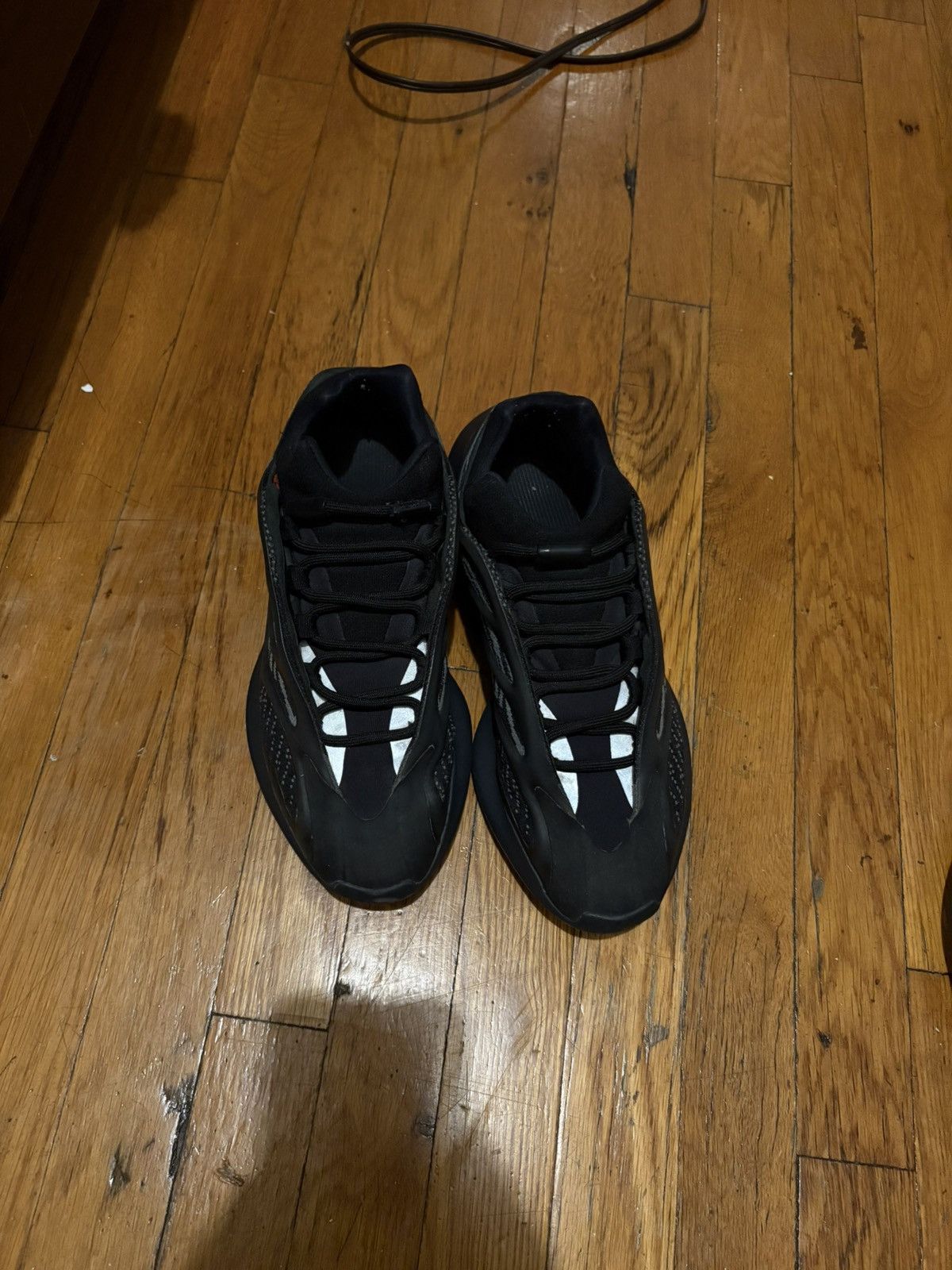Yeezy Size 9 Yeezy 700 V3 Dark Glow good condition Size US 9 / EU 42 - 2 Thumbnail