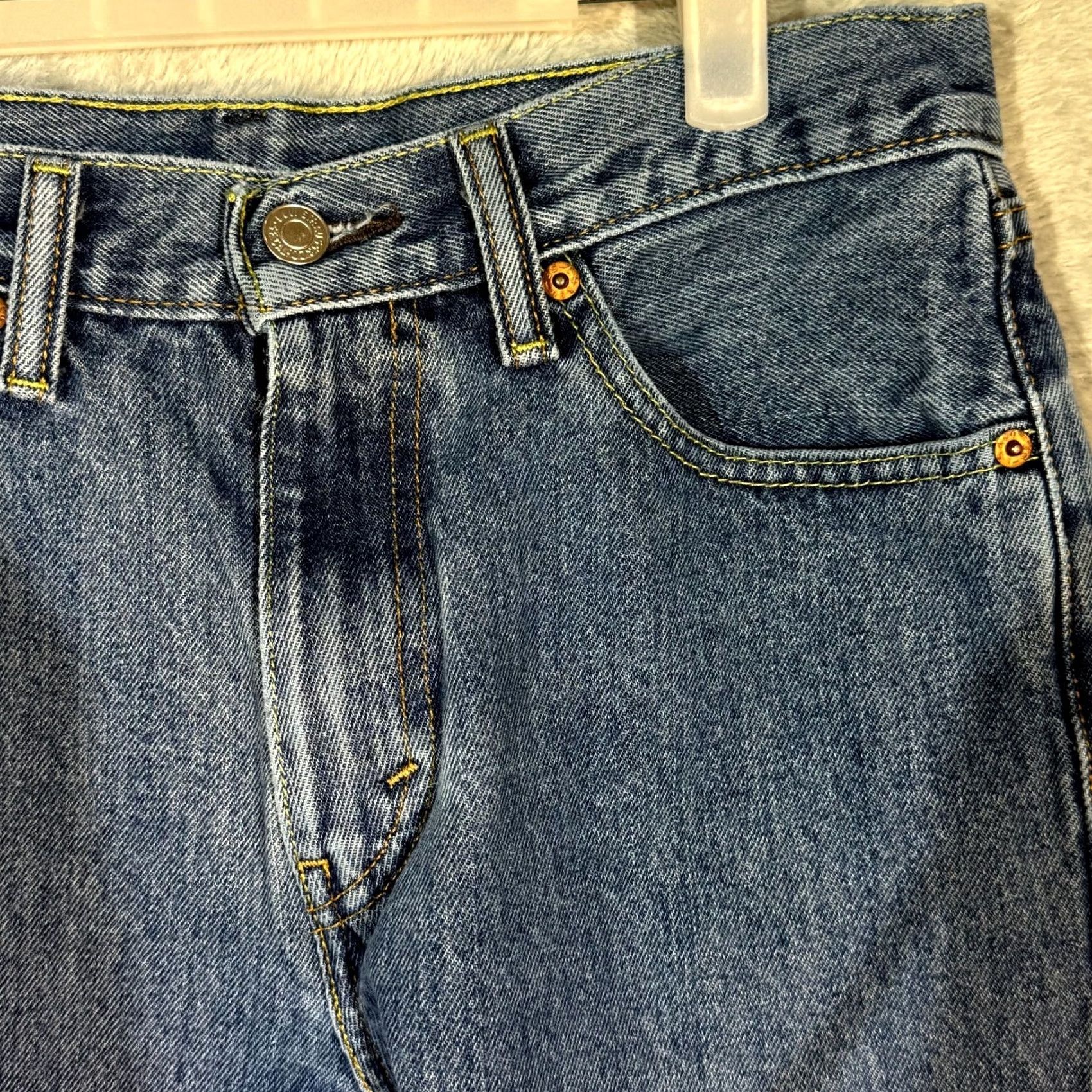 Levi's VINTAGE? No. Levi's 505 Jeans Men 30 X 30 Blue Denim Mid-Rise Regular Fit Straight Leg M1649 Size US 30 / EU 46 - 4 Thumbnail