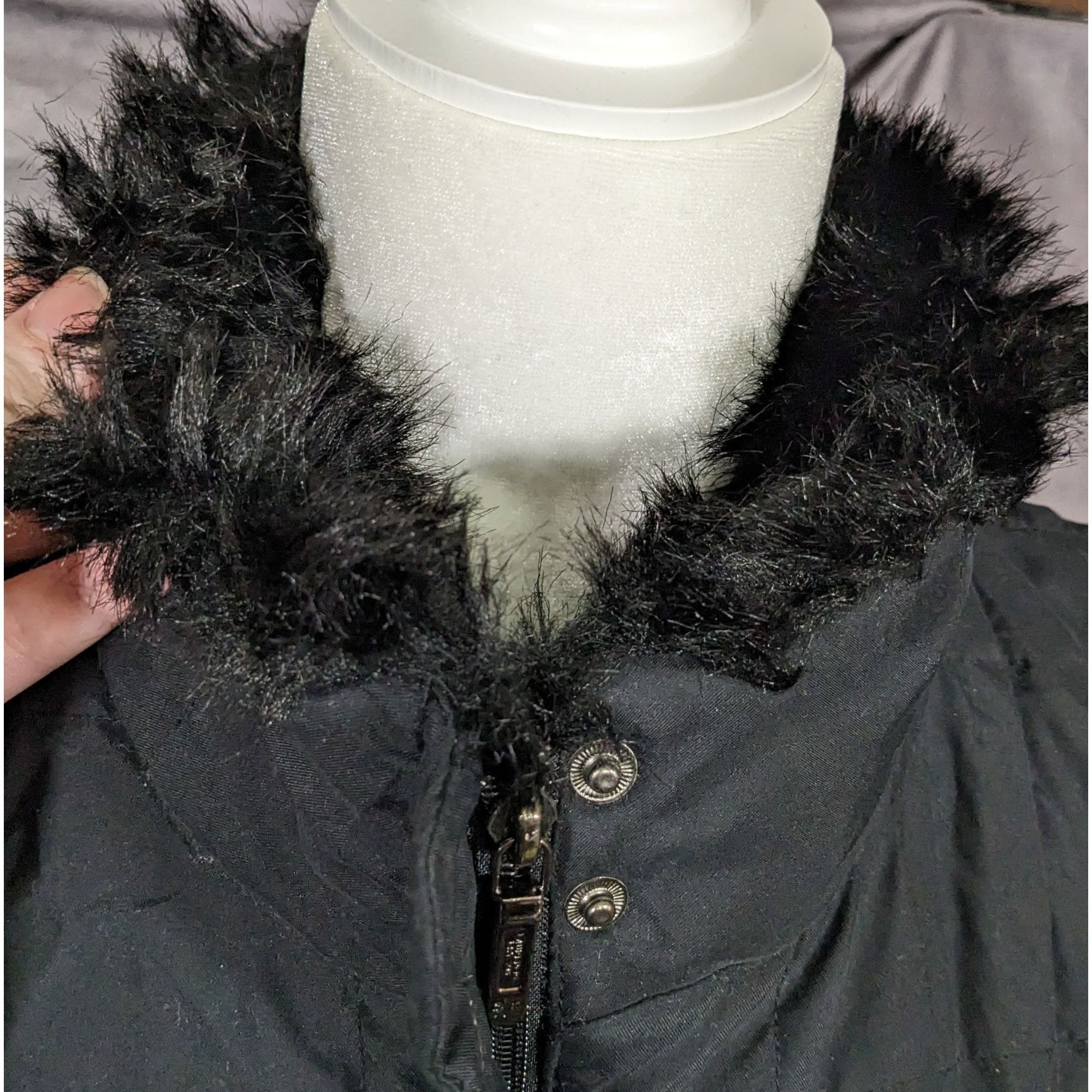 Lauren Ralph Lauren Black Fur Collar Puffer Vest By Lauren Ralph Lauren Size L / US 10 / IT 46 - 12 Thumbnail