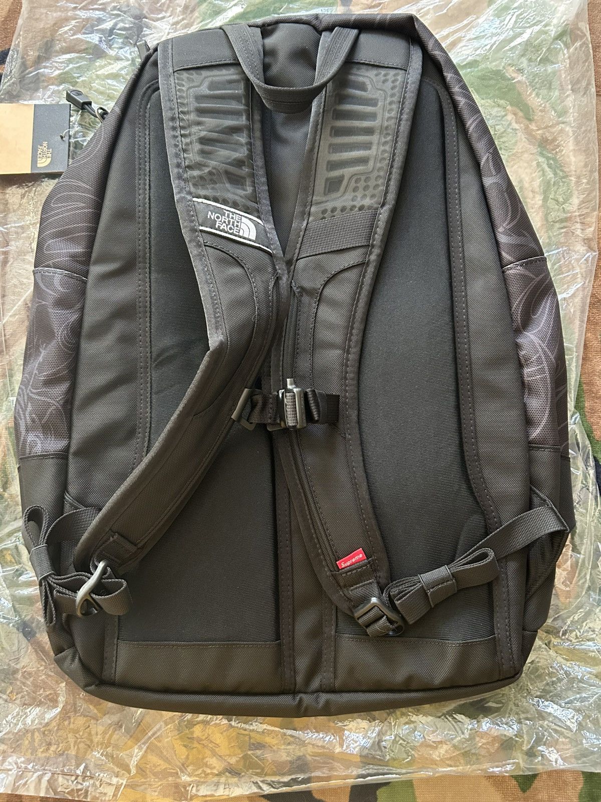Supreme × The North Face Supreme The North Face Steep Tech Backpack Black Dragon FW22 Size ONE SIZE - 9 Thumbnail