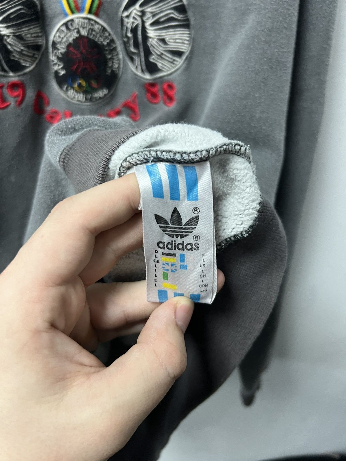 Adidas Adidas 1988 Calgary XV Olympic Winter Games Sweatshirt Rare Size US L / EU 52-54 / 3 - 8 Thumbnail