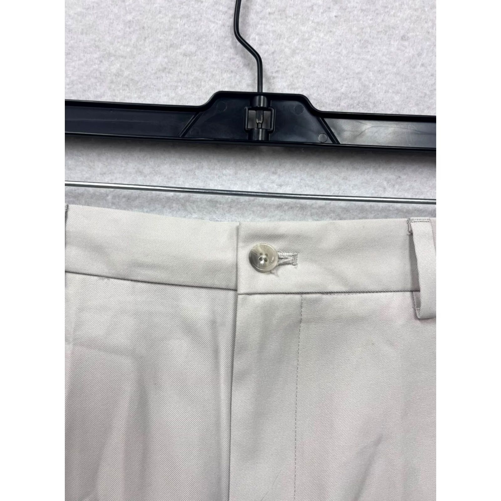 Vintage Greg Norman Mens Shorts White 32 Chino Polyester Wrangler Belt Loops Wrinkle-Resistant Golf Size US 32 / EU 48 - 4 Thumbnail