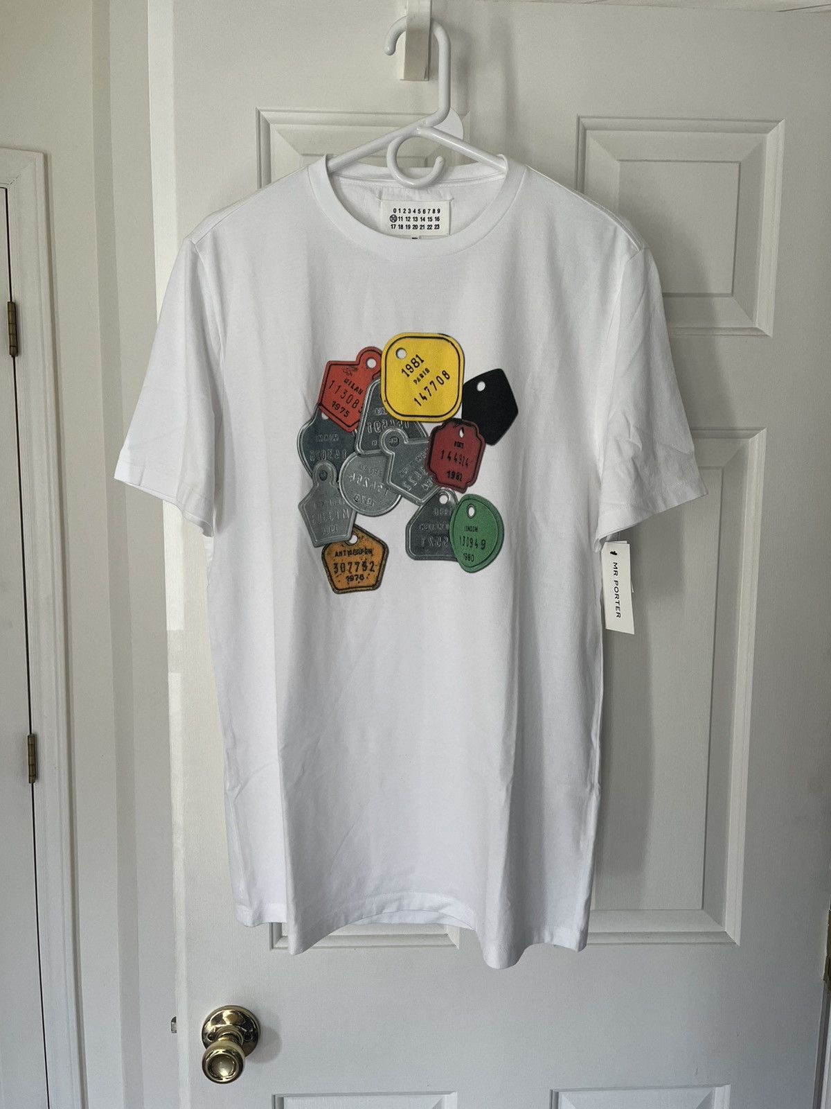 Maison Margiela Maison Margiela Luggage Tag T Shirt White Size 50 NWT Size US L / EU 52-54 / 3 - 1 Thumbnail