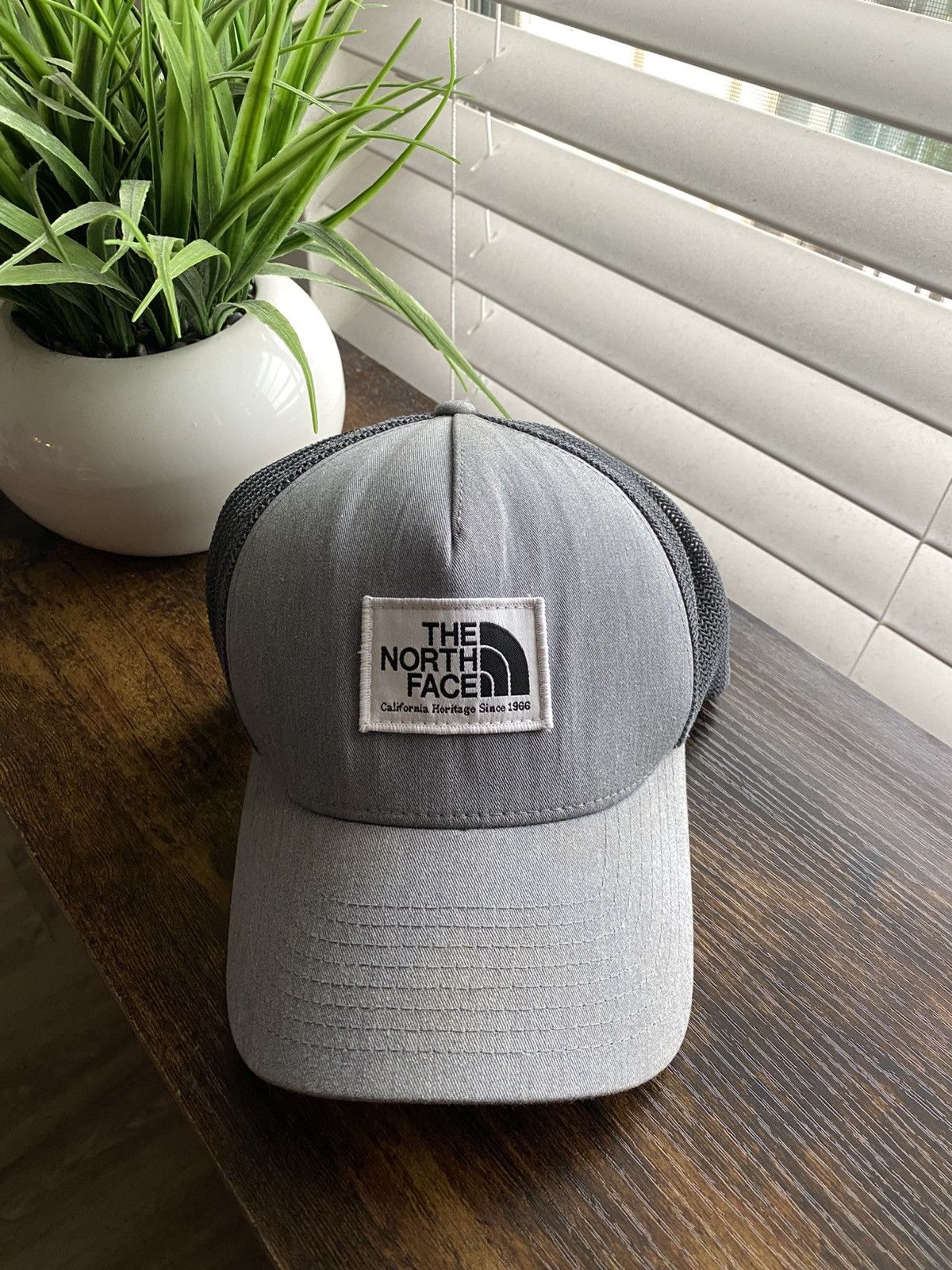 The North Face The North Face Trucker Hat Size ONE SIZE - 1 Thumbnail
