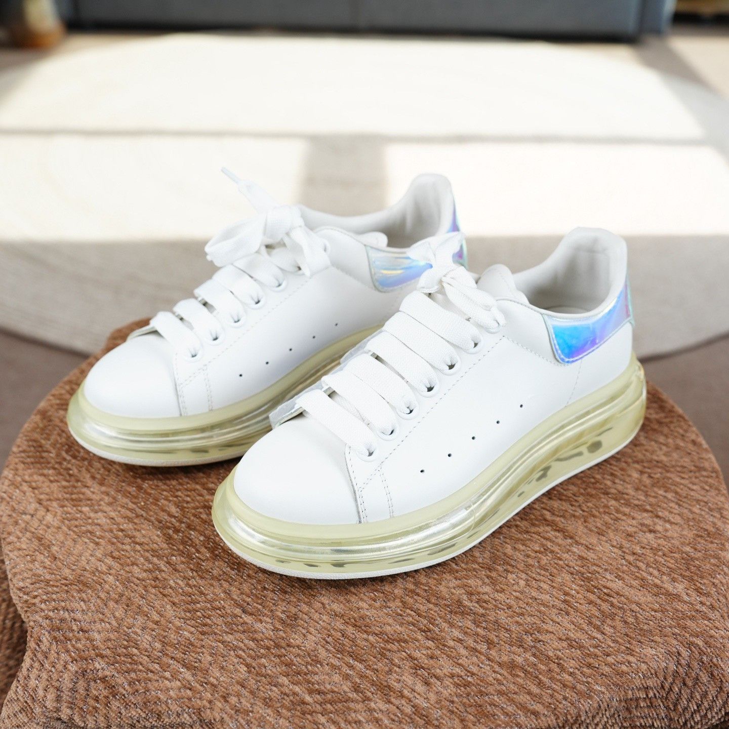 Alexander McQueen Alexander McQueen White Lowtop Sneakers us_7-5 Women Size US 7.5 / IT 37.5 - 1 Thumbnail