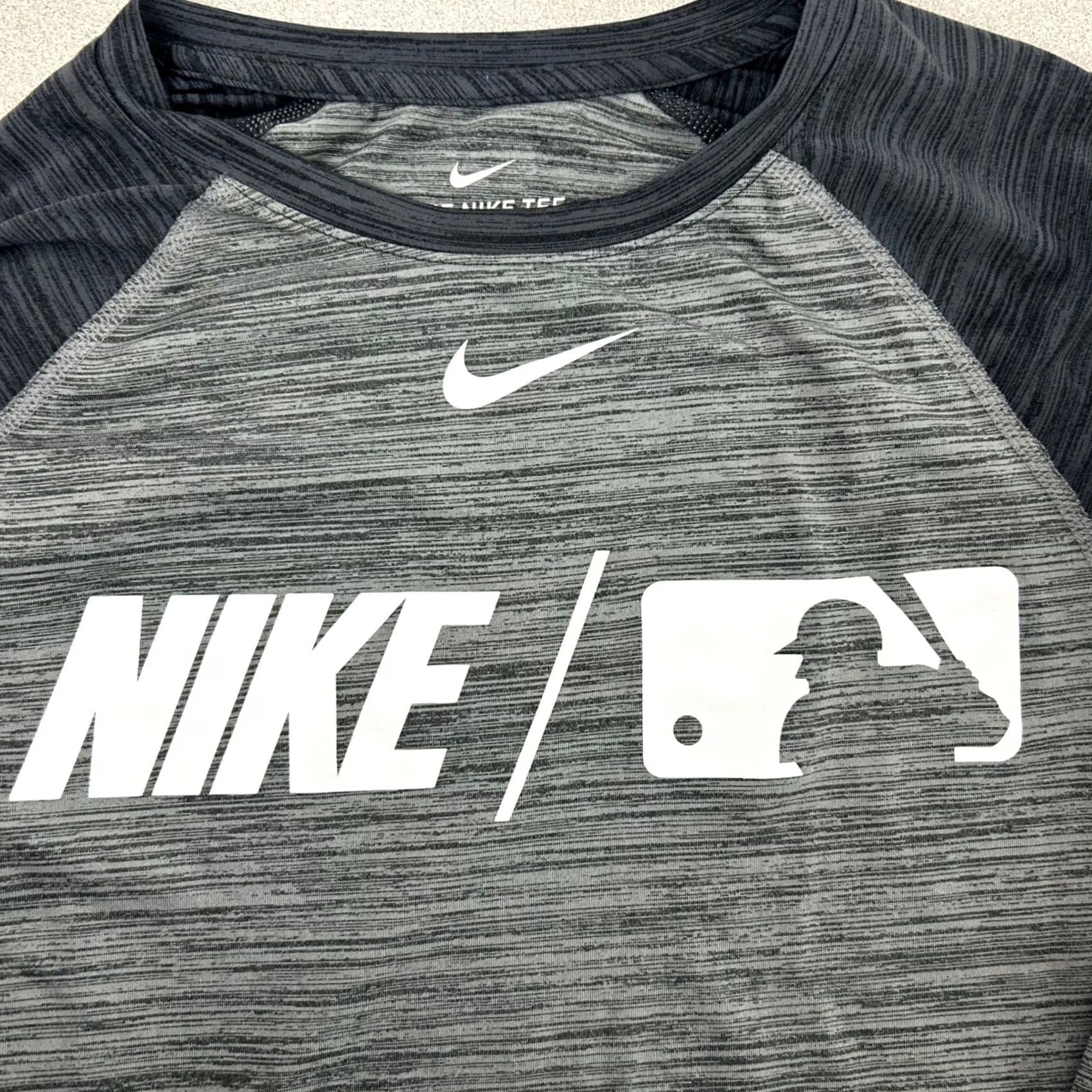 Nike Nike Dri-FIT Men's Small Gray Black Athletic T-Shirt Size US S / EU 44-46 / 1 - 2 Thumbnail