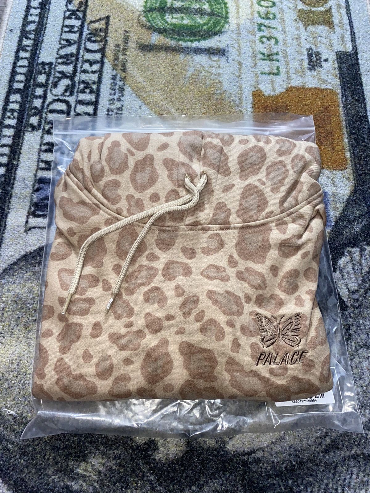 Japanese Brand × Needles × Palace Palace x Needles Butterfly Hoodie Sand Size US L / EU 52-54 / 3 - 1 Thumbnail
