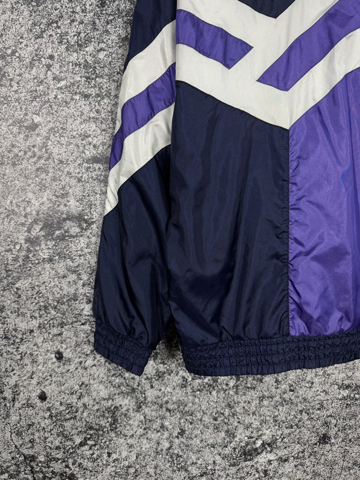 Adidas Adidas Vintage Nylon Jacket Windbreaker Retro 90s Size M-L Size US M / EU 48-50 / 2 - 14 Thumbnail