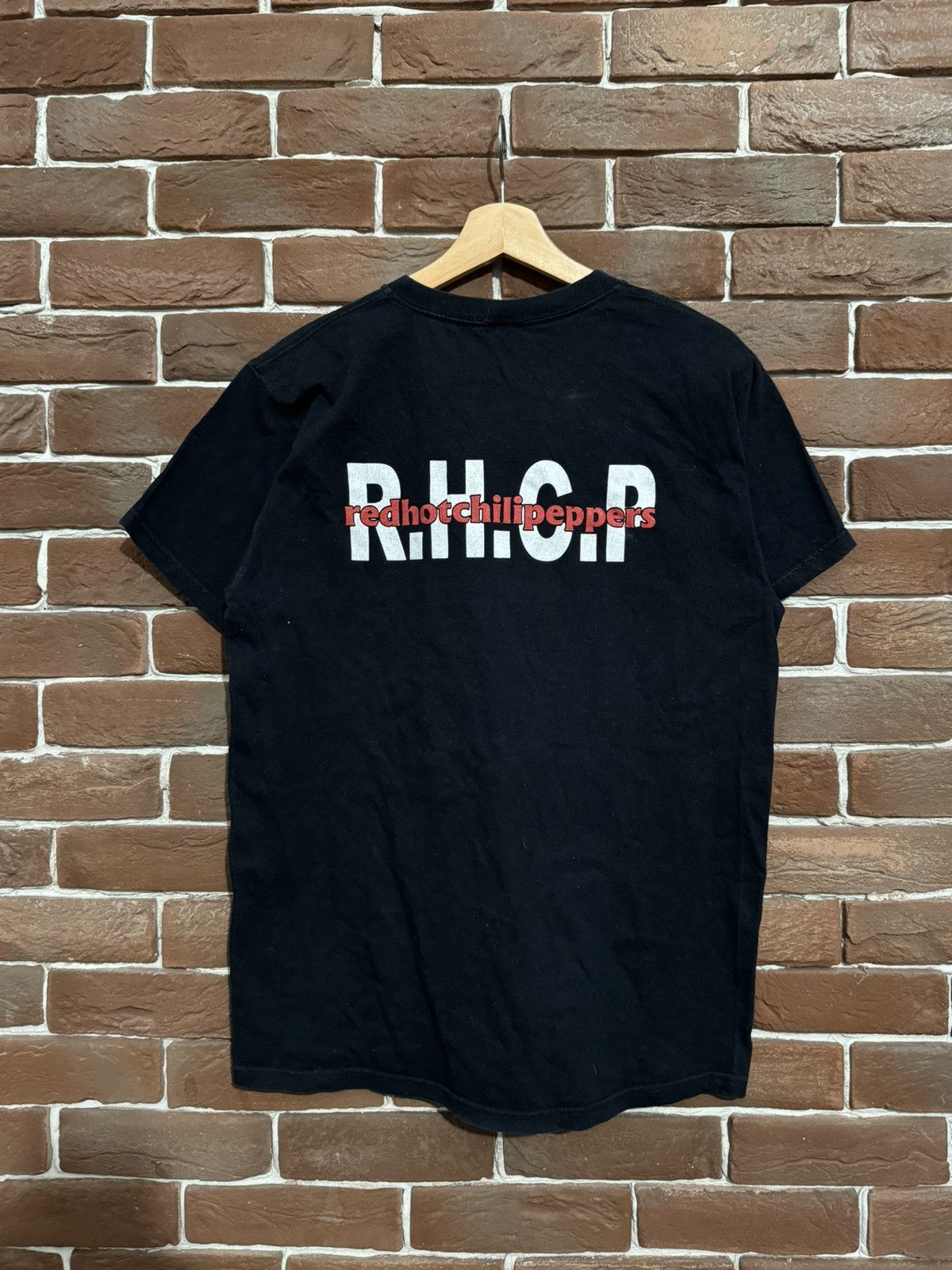 Band Tees Rare 00s vintage Red Hot Chilli Peppers Rock Band Tour Tee Size US M / EU 48-50 / 2 - 2 Thumbnail