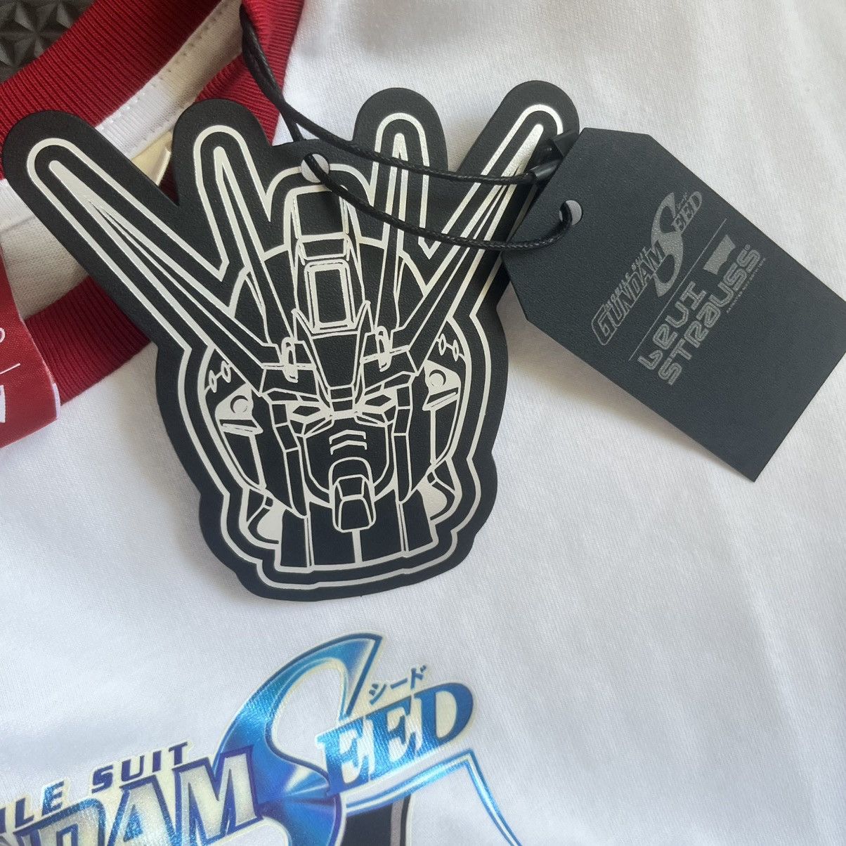 Levi's LEVI'S X GUNDAM SEED BOXY TEE Size L NWT Size US L / EU 52-54 / 3 - 11 Thumbnail