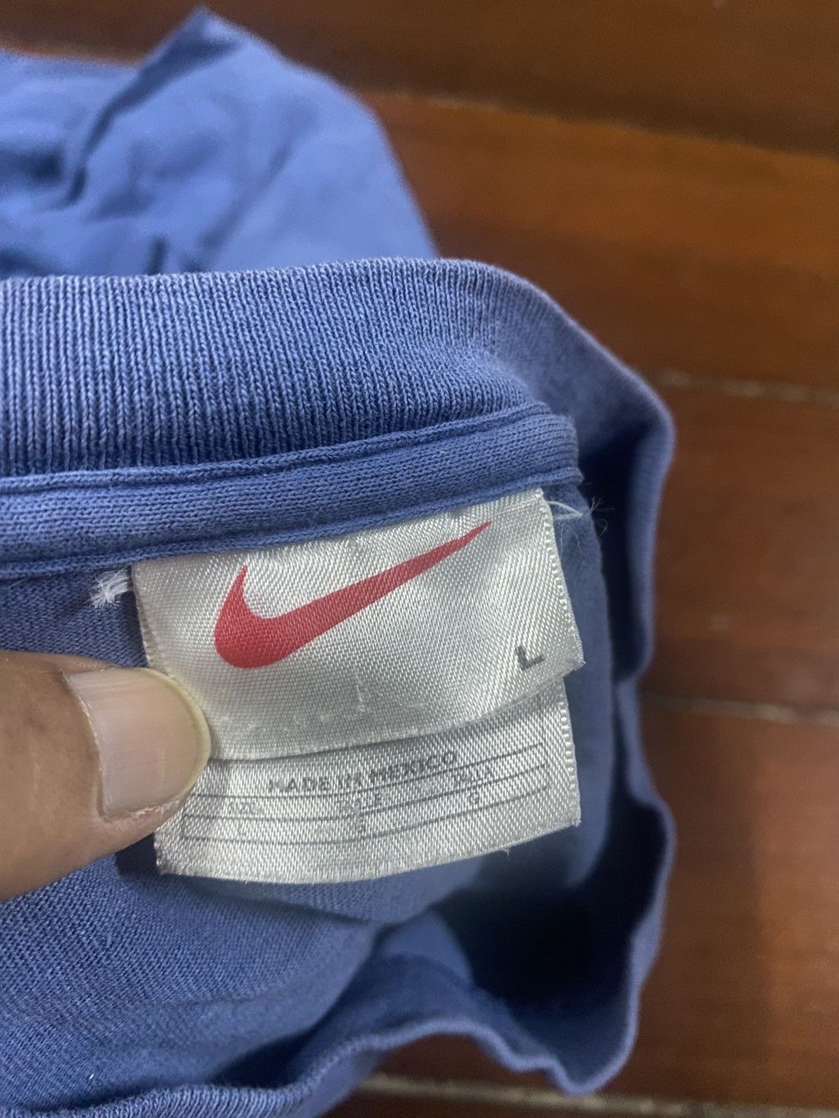 Nike Vintage Nike Big Swoosh Centr Logo Oversized Y2K distressed Size US L / EU 52-54 / 3 - 9 Thumbnail