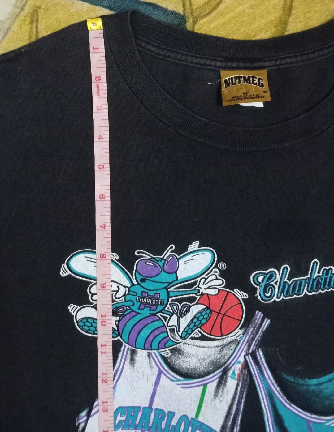 NBA Vintage 90s NBA Charlotte Hornets T-shirt Size US L / EU 52-54 / 3 - 24 Thumbnail