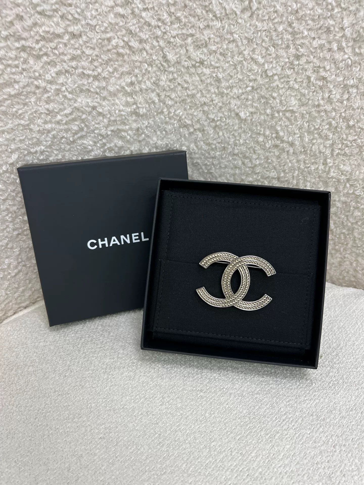 Chanel Chanel 25A Rope Knot Double C Brooch Size ONE SIZE - 1 Thumbnail