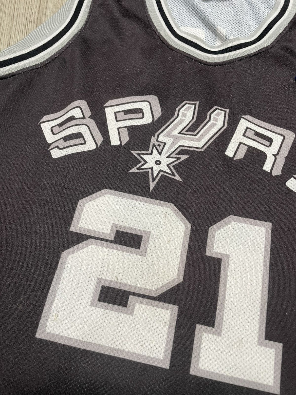Champion × NBA × Vintage Vintage 1998 San Antonio Spurs Dunkan 21 Champion Jersey Kit Size US XL / EU 56 / 4 - 19 Thumbnail