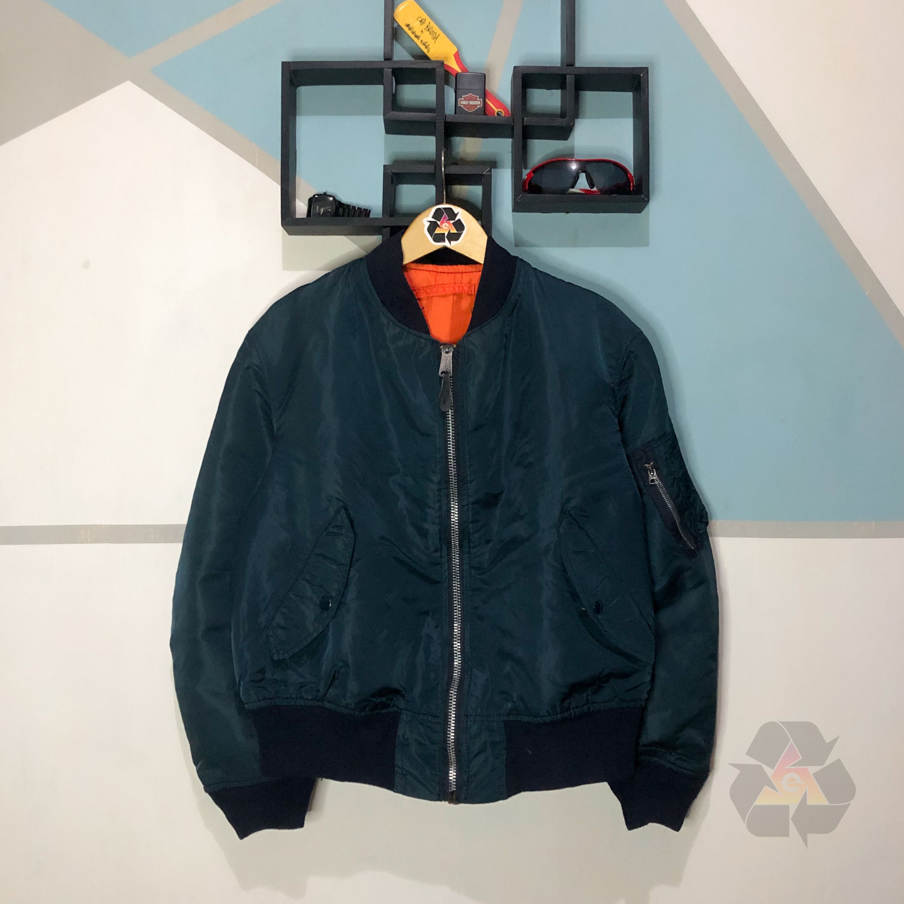 Alpha Industries Vintage Alpha Industries Flayer's Mil-J-82790J USAF MA-1 Size US L / EU 52-54 / 3 - 2 Thumbnail