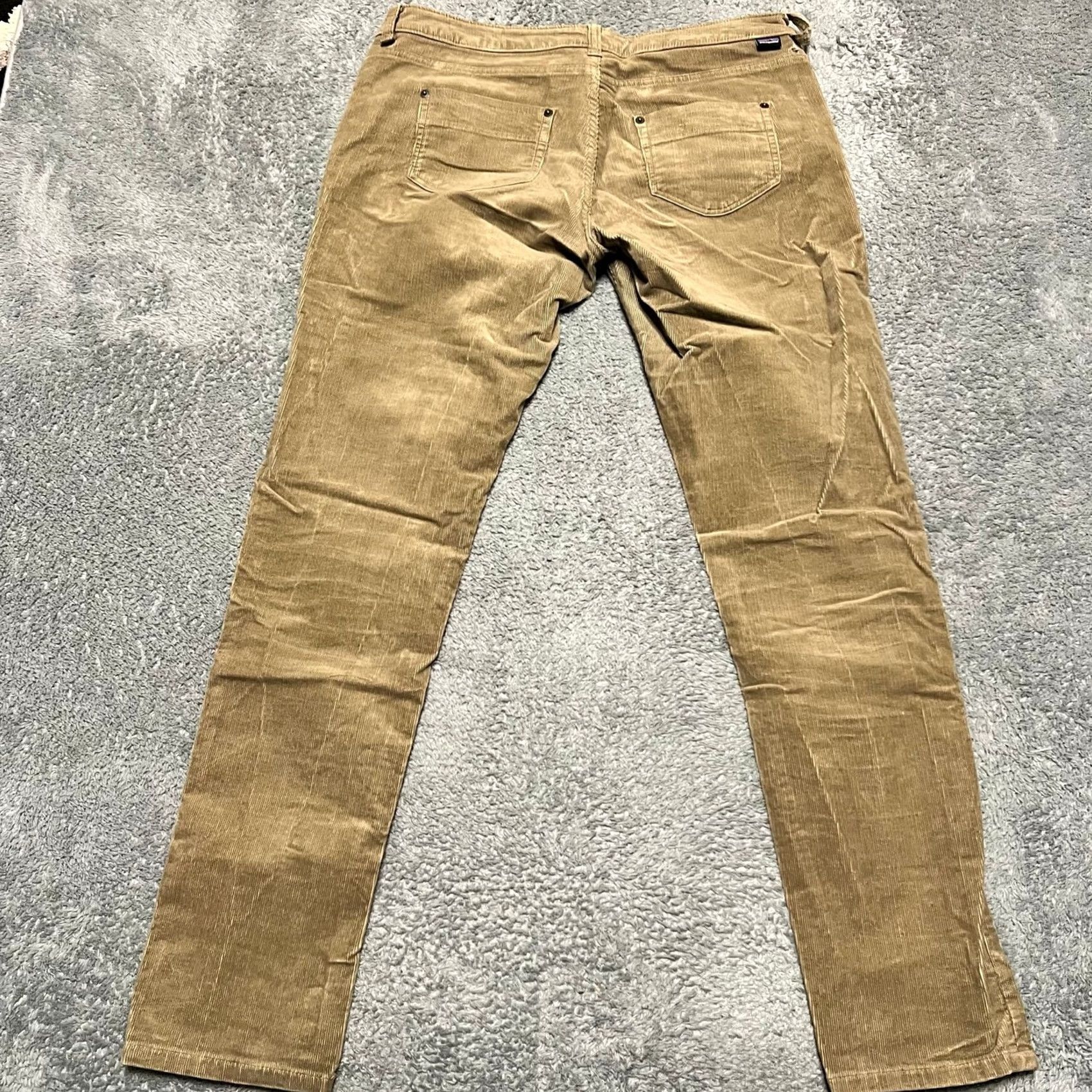 Patagonia Patagonia Pants Womens 32 Brown 36x31 Khaki Slim Corduroy Fitted Size 24" / US 00 / IT 34 - 3 Thumbnail