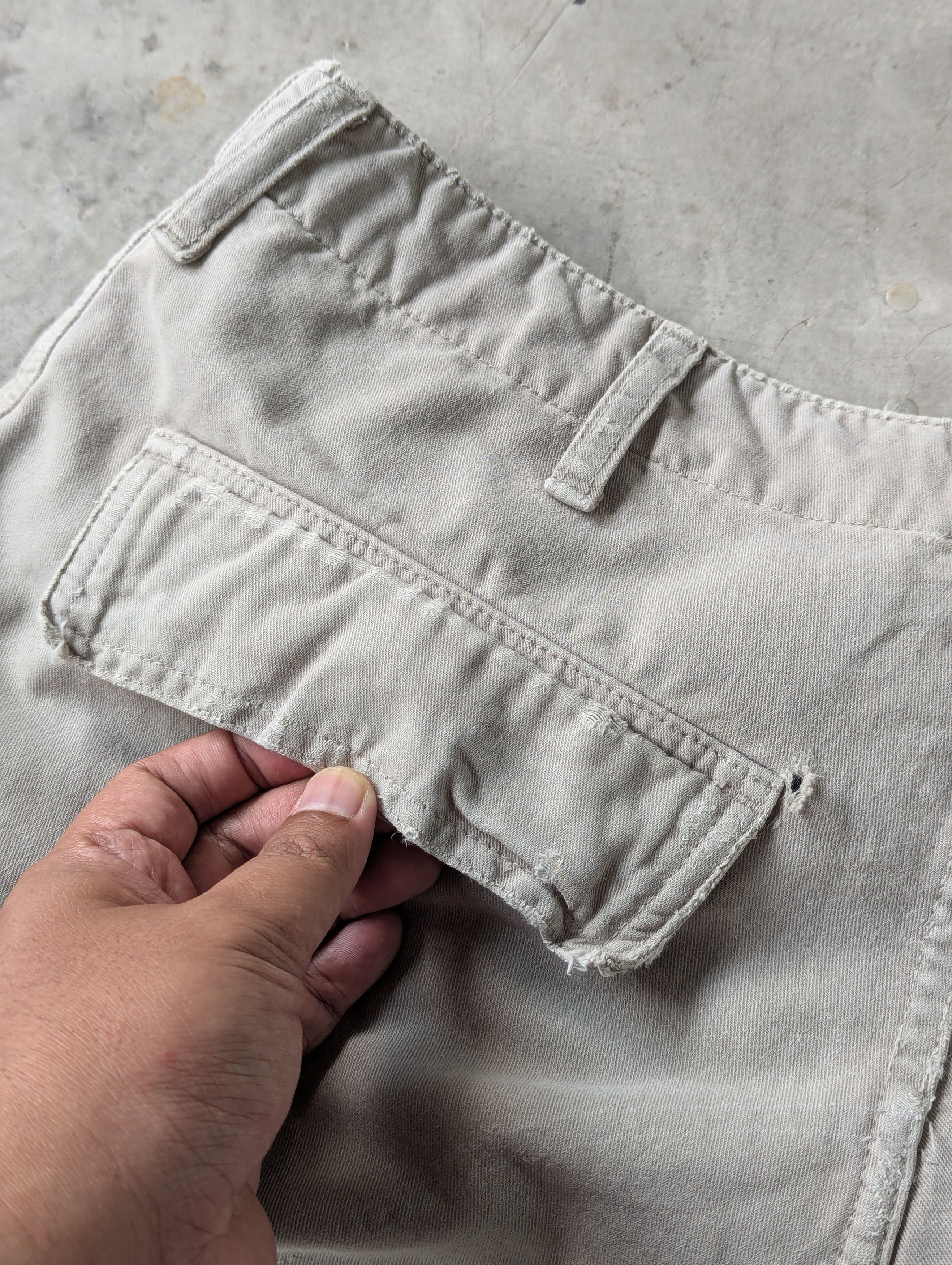 Carhartt Distressed Faded Biege Carhartt Bermuda Short Cargo Pants Size US 38 / EU 54 - 7 Thumbnail