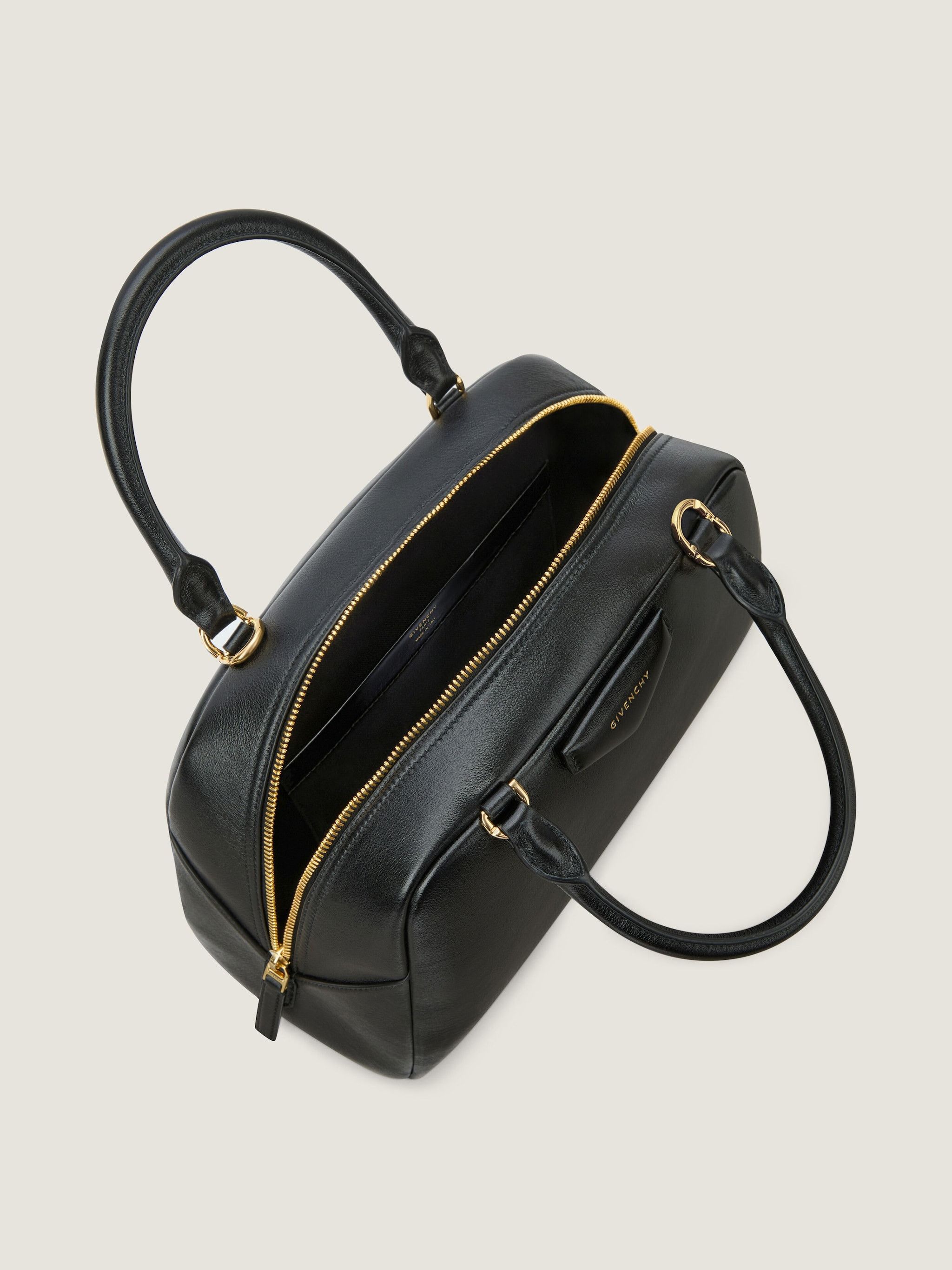 Givenchy os11x0726 Size: OS / Antigona East-West Bowling Bag in Black Size ONE SIZE - 5 Thumbnail