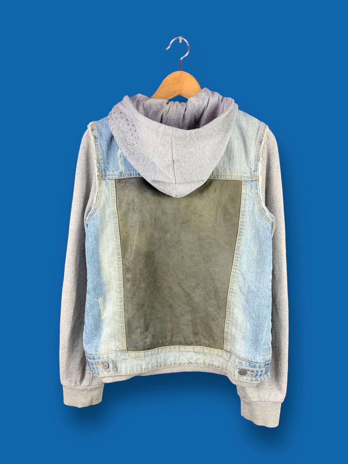 RVCA Steals! RVCA Erin Wasson Distressed Denim Jeans Jacket Size US M / EU 48-50 / 2 - 2 Thumbnail