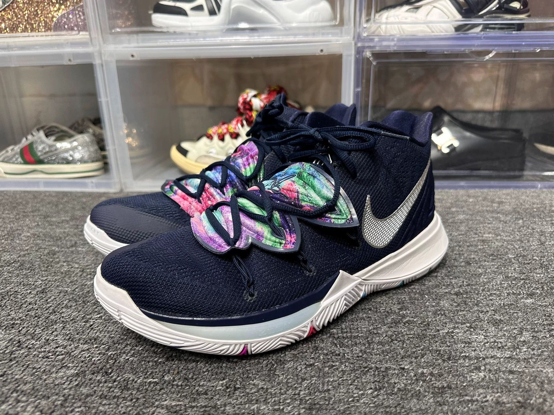 Nike Nike KYRIE Lowtop Sneakers 12 Men Size US 12 / EU 45 - 1 Thumbnail