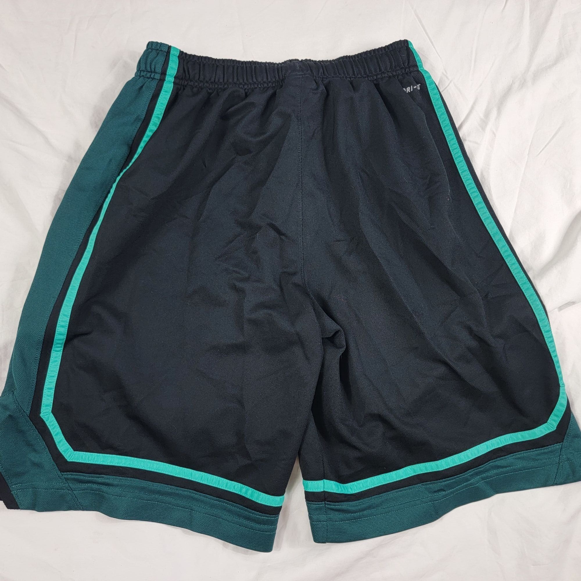 Nike Nike Dri Fit Mens Large Black Green Athletic Shorts Casual R Size US 44 / EU 60 - 2 Thumbnail
