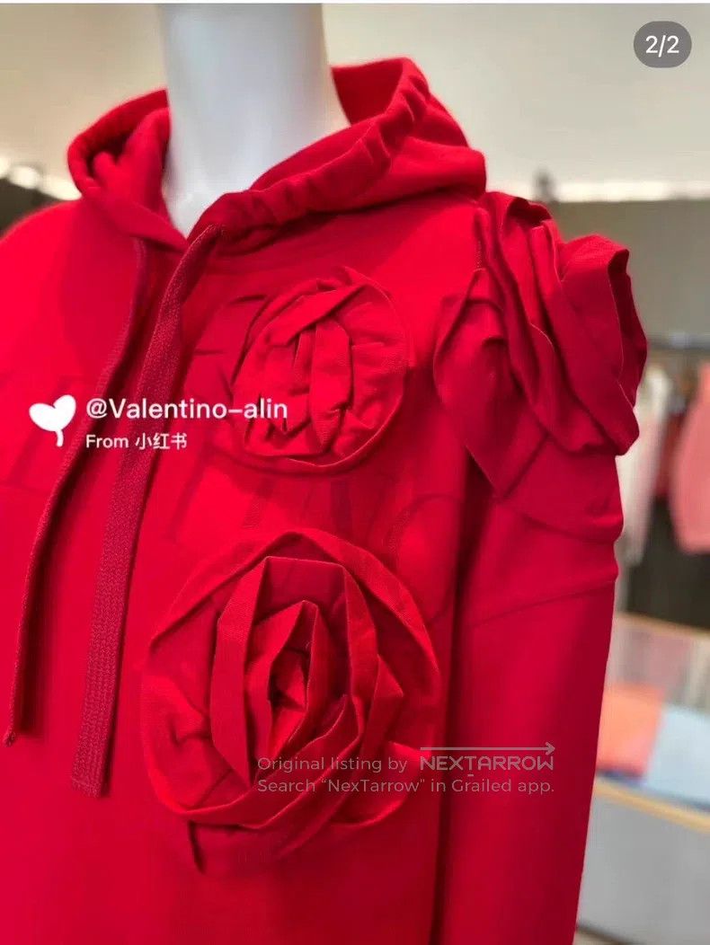 Valentino Valentino Red rose sweatshirt Size M / US 6-8 / IT 42-44 - 4 Thumbnail