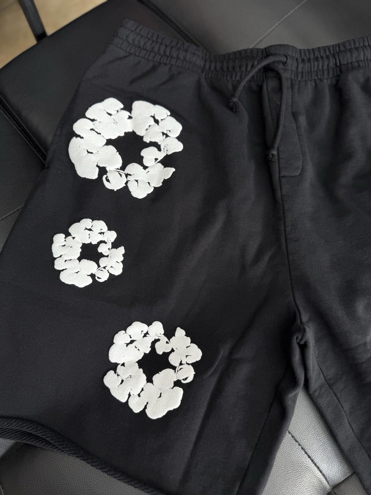 DENIM TEARS Denim Tears Cotton Wreath Shorts Black BRAND NEW 2025 (XL) Size US 36 / EU 52 - 3 Thumbnail