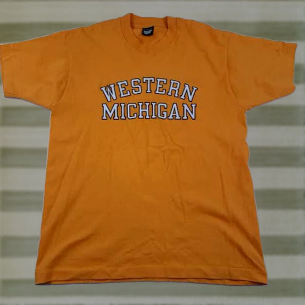 Vintage VINTAGE Western Michigan Broncos Single Stitch Screen Stars T-Shirt XL USA made Mens Orange 27in long 22in pit to pit Stitch Shirt Size US XL / EU 56 / 4 - 1 Thumbnail