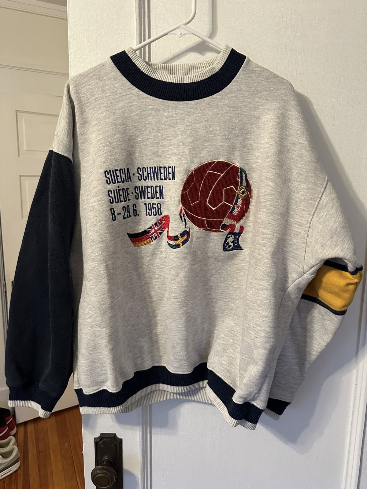 Adidas Rare! Vintage Adidas World Cup Sweatshirt Size US L / EU 52-54 / 3 - 1 Thumbnail