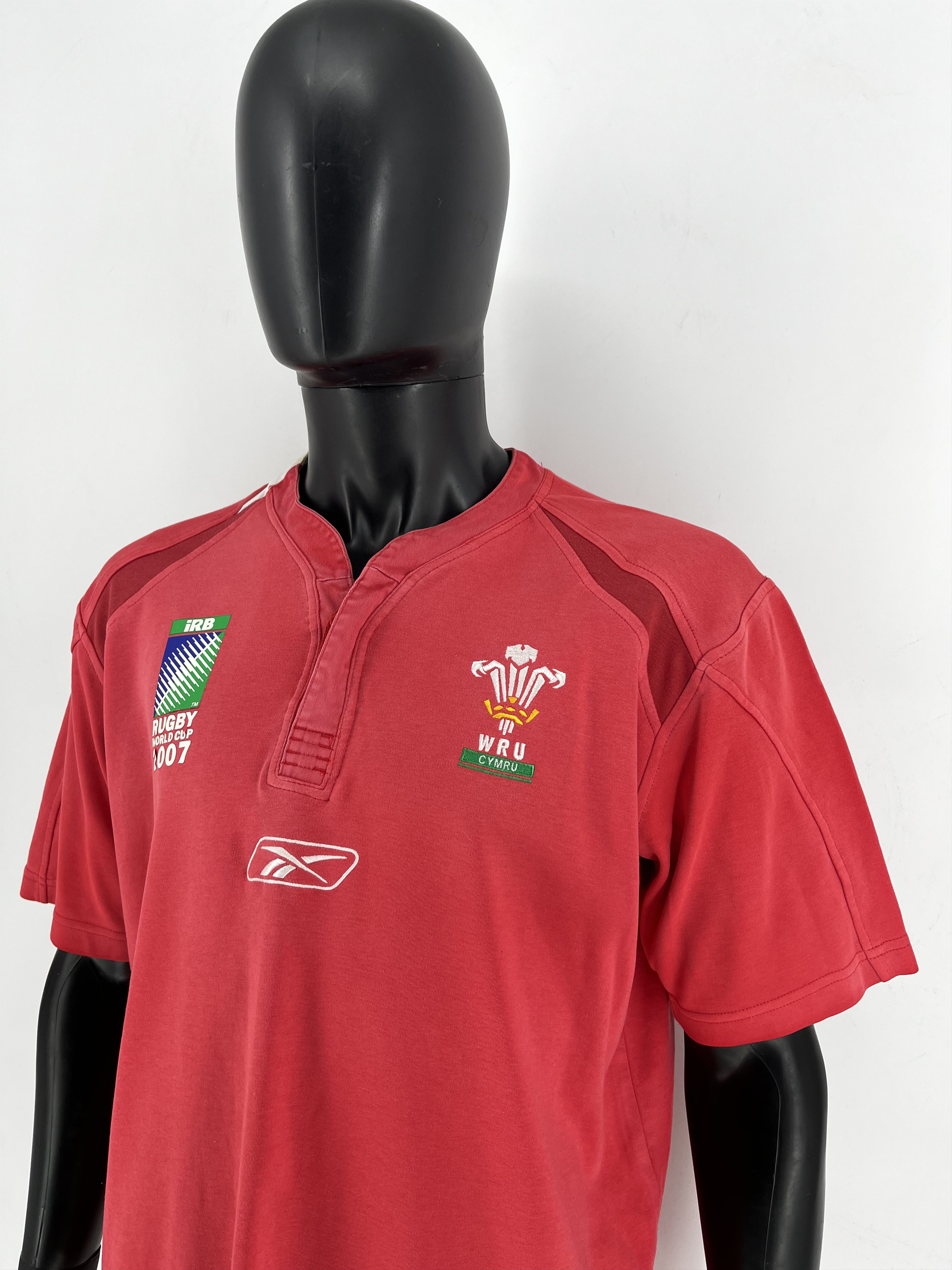 Reebok Vintage Wales Rugby Jersey Size L Reebok 2007 Size US L / EU 52-54 / 3 - 8 Thumbnail
