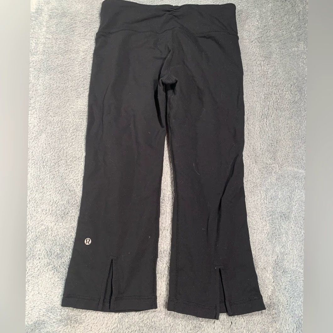 Lululemon lululemon athletica Black capri crop Pants Women 6 Regular Track Pants Pants Black Women 6 Regular Capri Crop Track Pants Size 28" / US 6 / IT 42 - 5 Thumbnail
