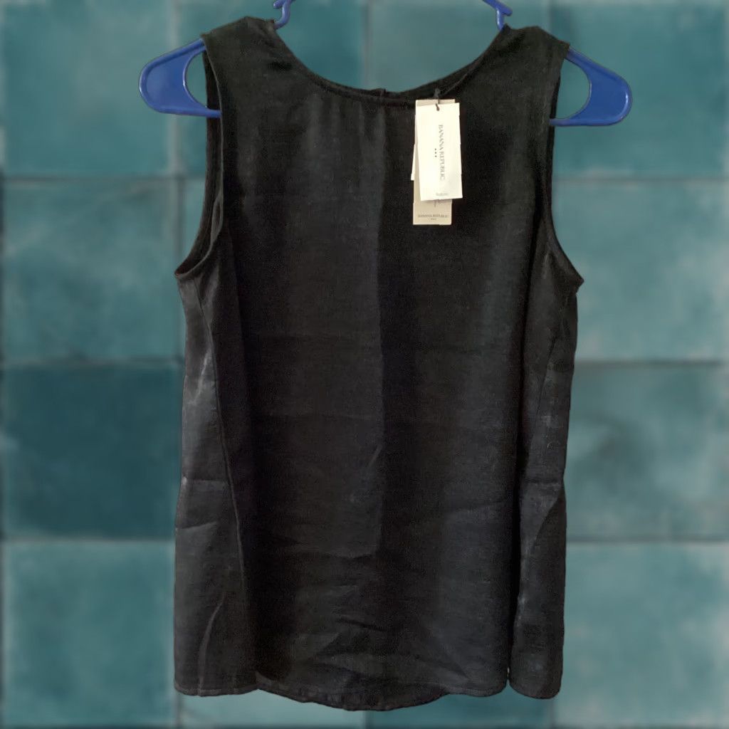 Banana Republic VINTAGE? No, Banana Republic Top Women’s Petite S Black Sleeveless Shell Blouse Capsule NWT Size S / US 4 / IT 40 - 1 Thumbnail