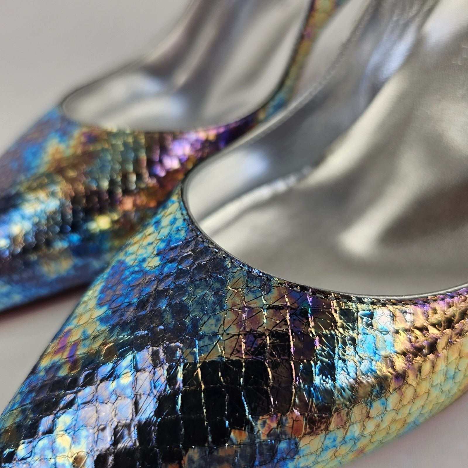 LOUBOUTIN Hot Chick 70mm Silver Leather Heeled Pumps New