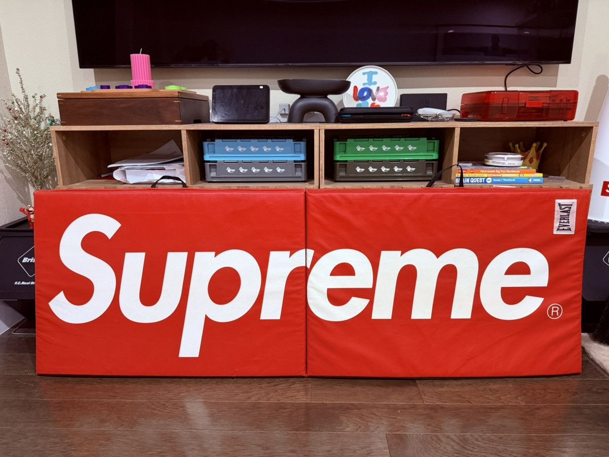 Everlast × Supreme Supreme Everlast punching bags | Grailed