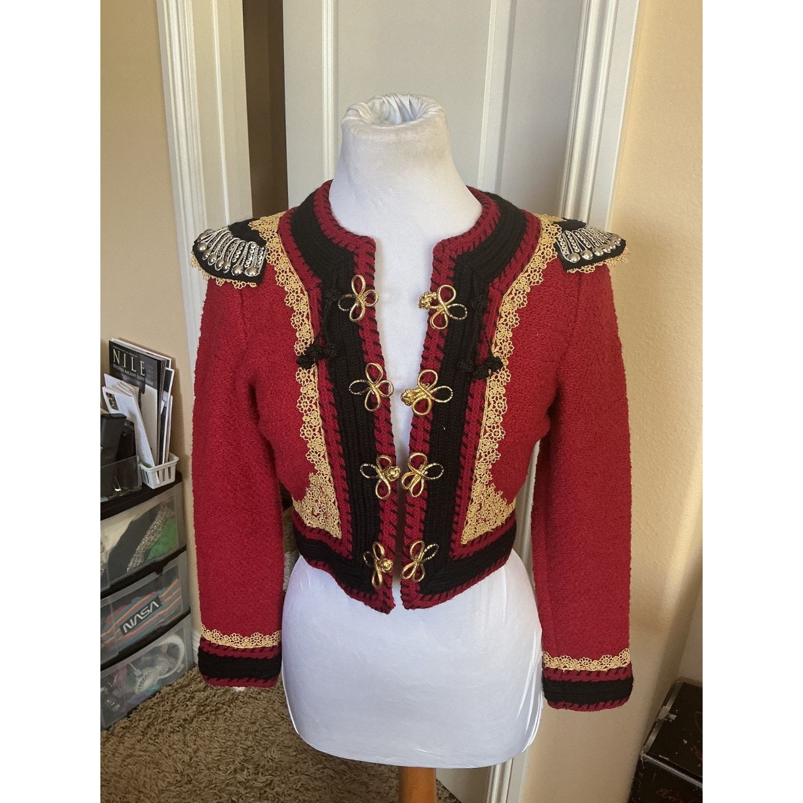 ADOLFO AT SAKS FIFTH AVE RED WOOL GOLD BOLERO MATADOR JACKET
