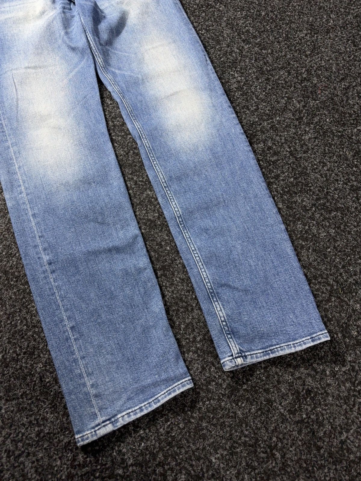 Hugo Boss 00s Hugo Boss Orange Distressed 040 Taber Tapered Jeans W36 Size US 36 / EU 52 - 4 Thumbnail