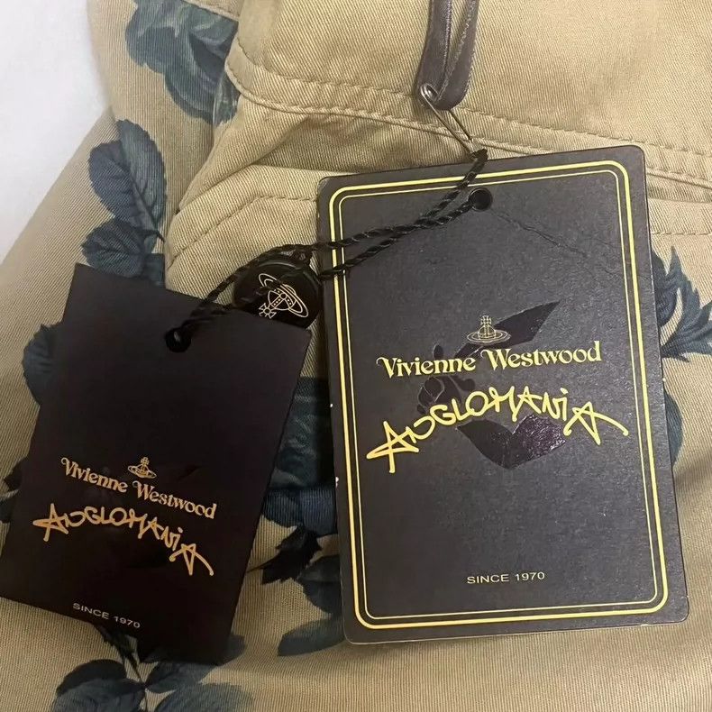 Vivienne Westwood Vivienne Westwood Floral and avian freehand painting. Half Size 26" / US 2 / IT 38 - 7 Thumbnail