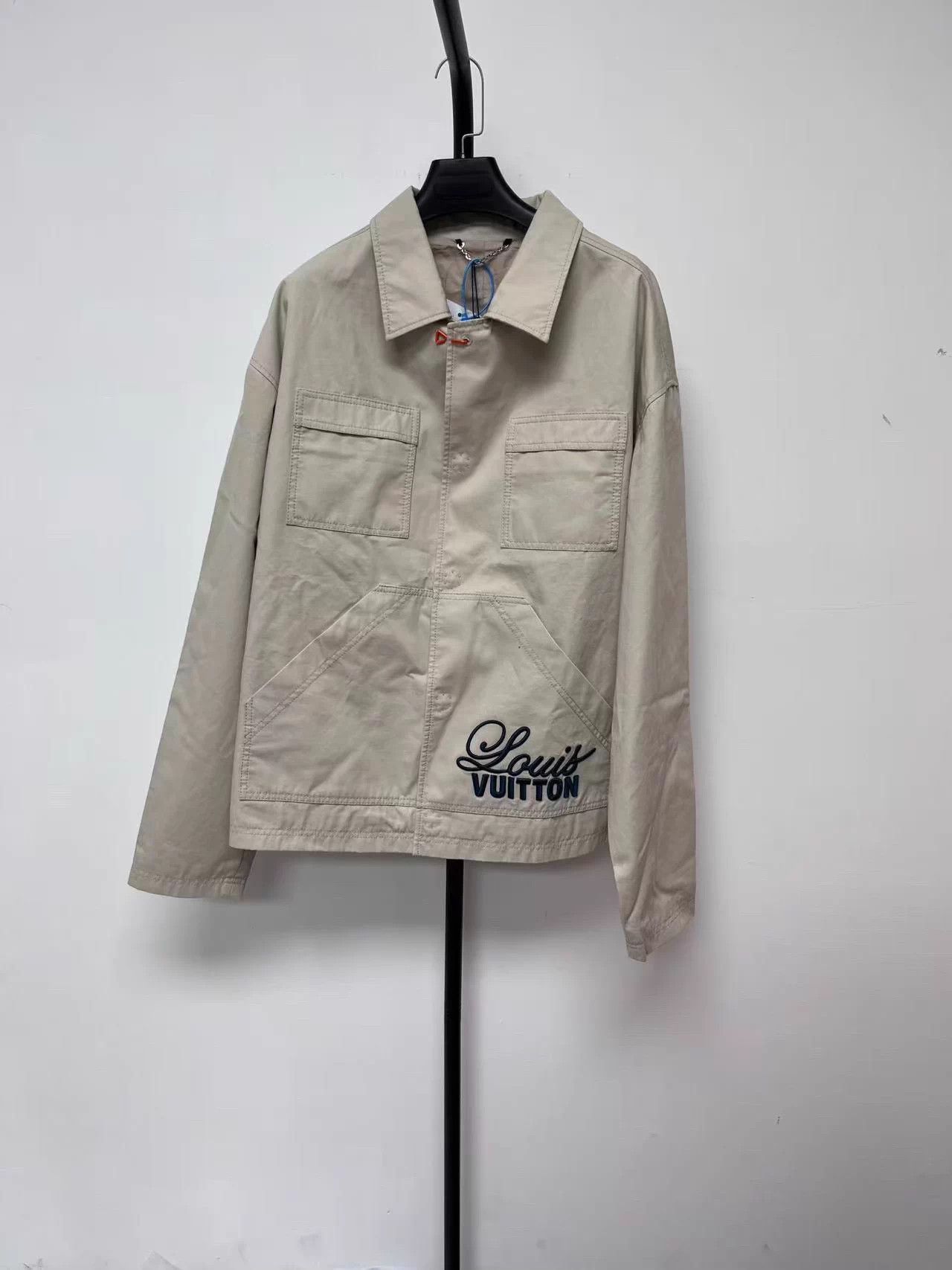 Louis Vuitton LOUIS VUITTON Men's Beige Utility Jacket Size 52 New Size US L / EU 52-54 / 3 - 1 Thumbnail