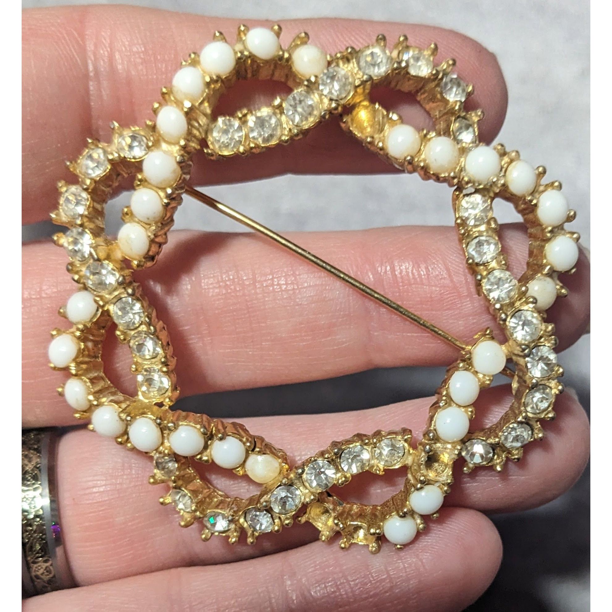 Other Vintage Marvella Glam Gold Tone Floral Knot Brooch Size ONE SIZE - 8 Thumbnail