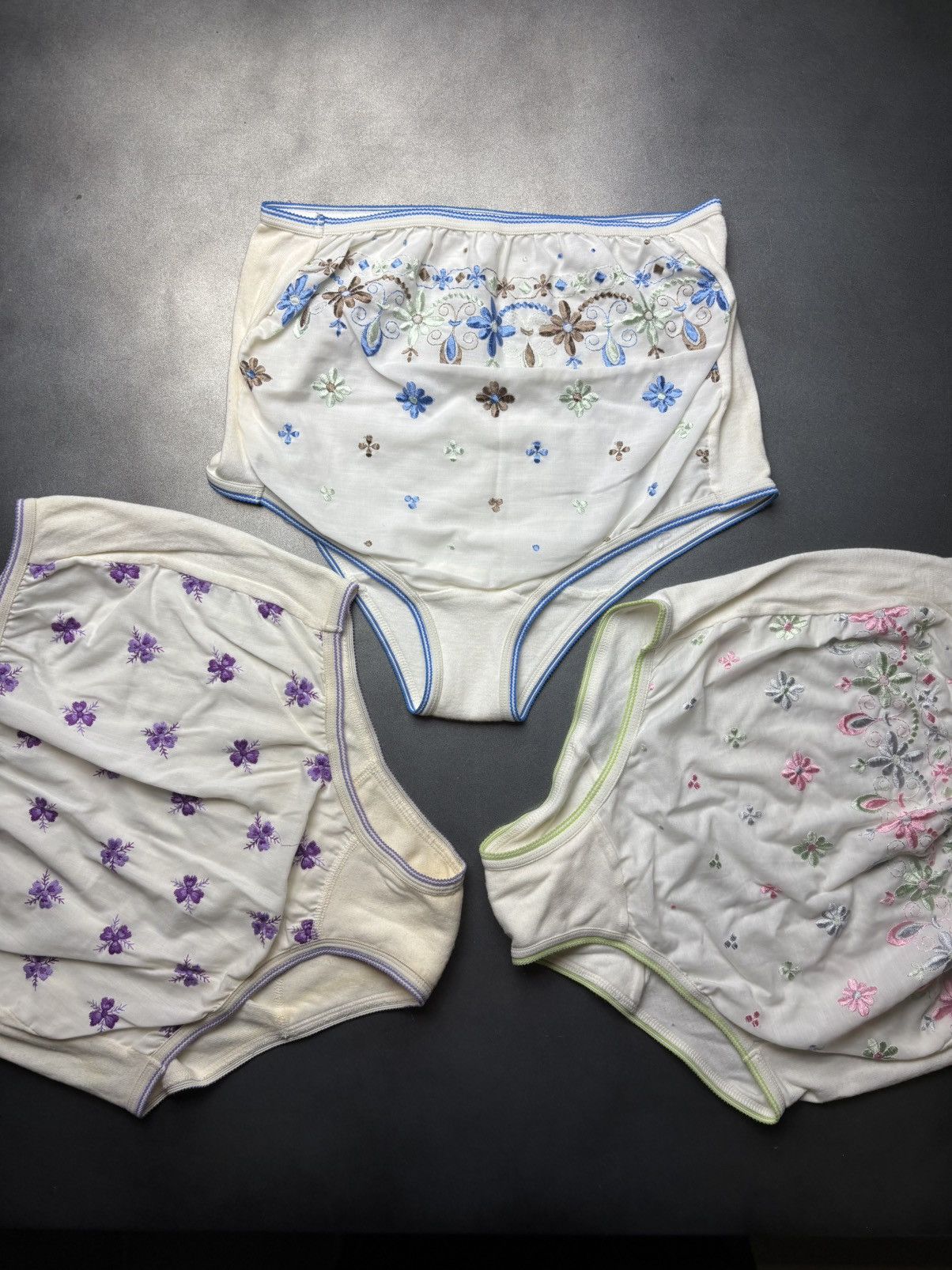 Marks & Spencer × Vintage 3 Pairs 1970s Underwear Vintage Embroidered Floral Panties Size ONE SIZE - 1 Thumbnail