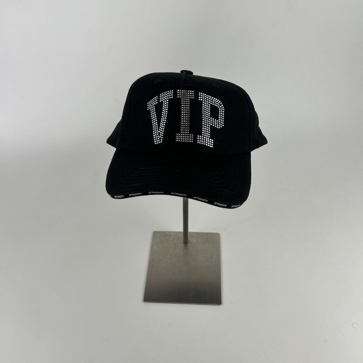 Vetements Vetements VIP Crystal Cap Size ONE SIZE - 1 Thumbnail