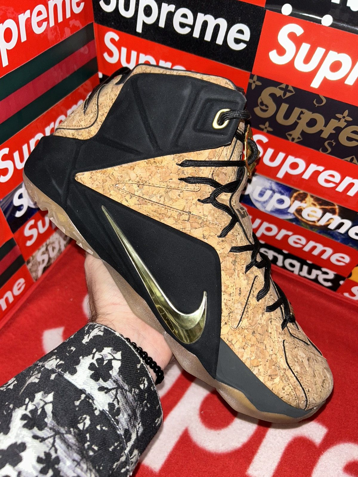 Nike Nike Lebron 12 EXT Cork 768829-100 13 w/ NEW MATCHING SOCKS Size US 13 / EU 46 - 7 Thumbnail