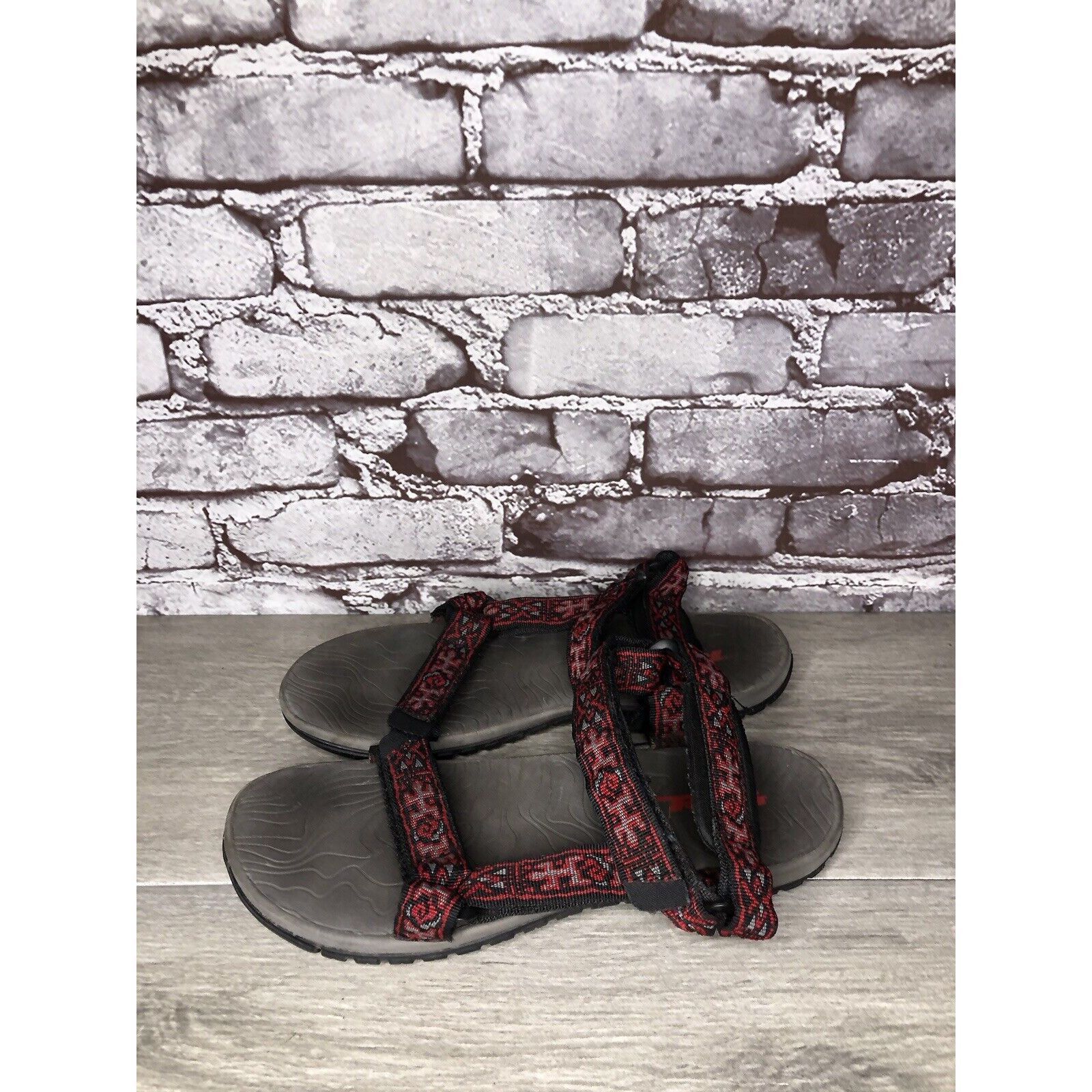 Teva Teva Hurricane 3 Red Black Lizard Print Nylon Strappy Hiking Size US 7 / EU 40 - 13 Thumbnail