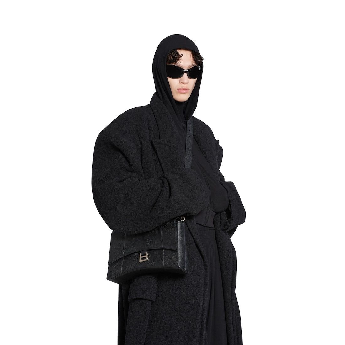 Balenciaga o1tr1nto0226 Size: OS / Downtown Messenger Bag In Black Size ONE SIZE - 4 Thumbnail