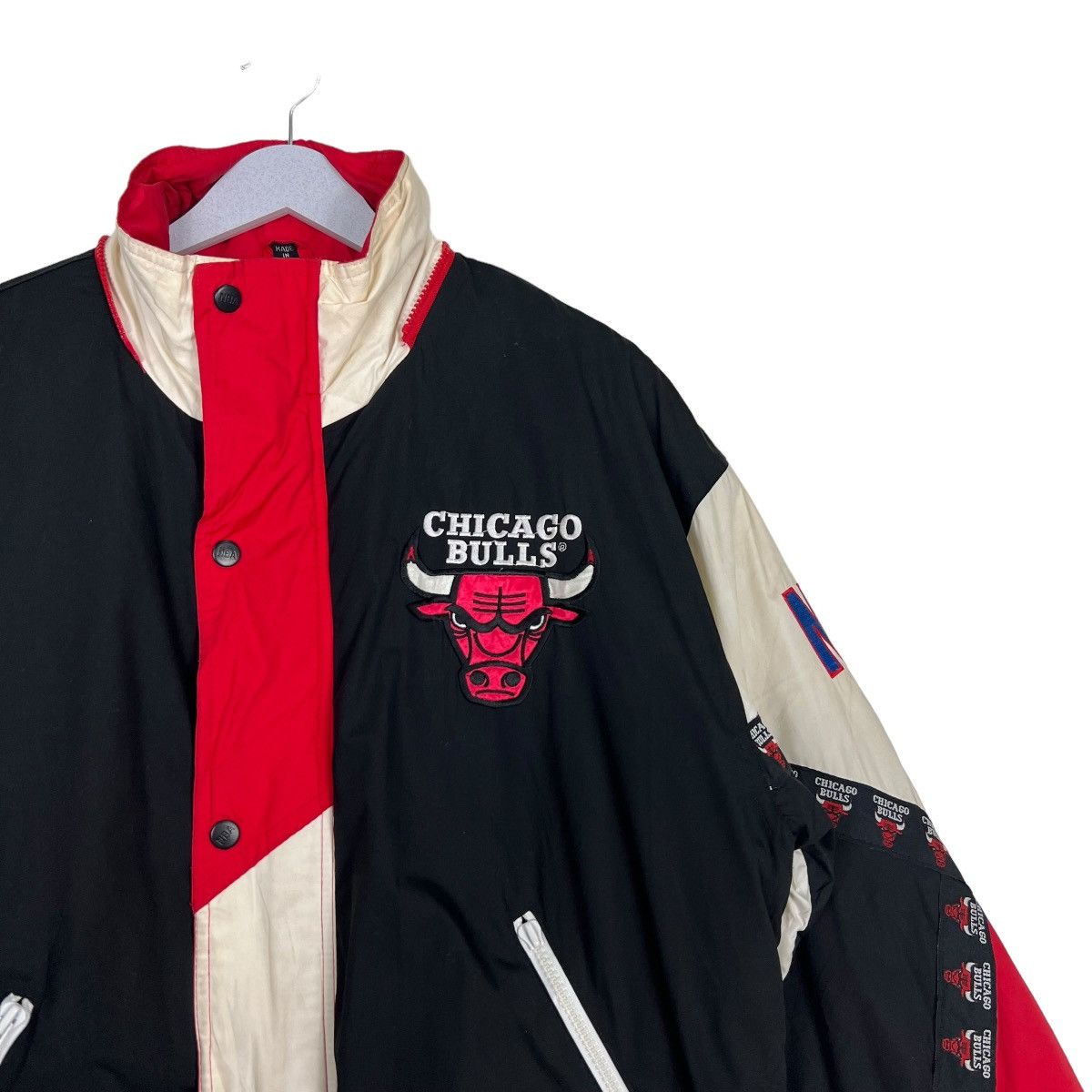 🔥 ARCHIVES VINTAGE CHICAGO BULLS PRO PLAYER BY DANIEL YOUNG